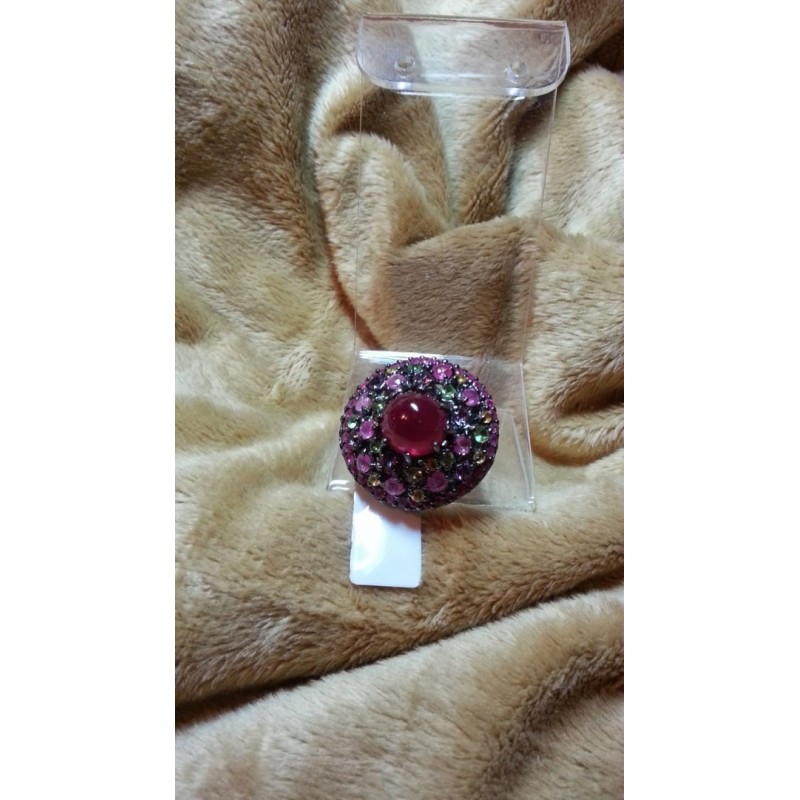 Кольцо с рубином, сапфирами и цаворитами
